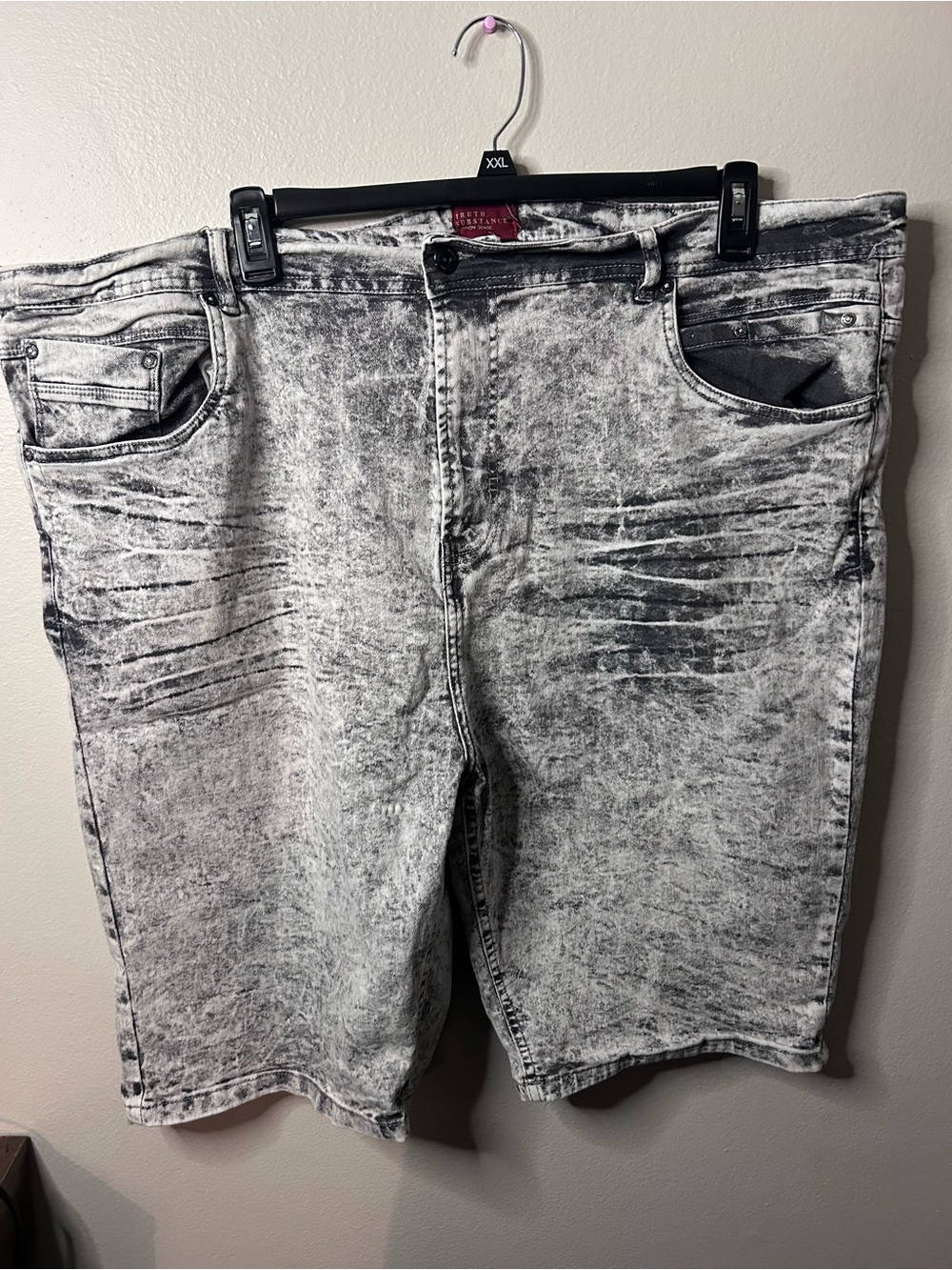 Men's Acid-Washed Gray Jean Shorts - Casual Denim Look